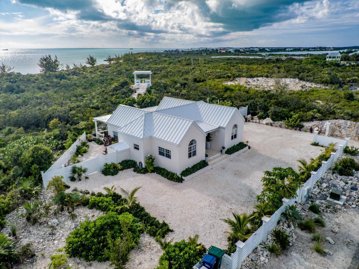 Modern Cottage With Chalk Sound Views Провіденсьялес Екстер'єр фото